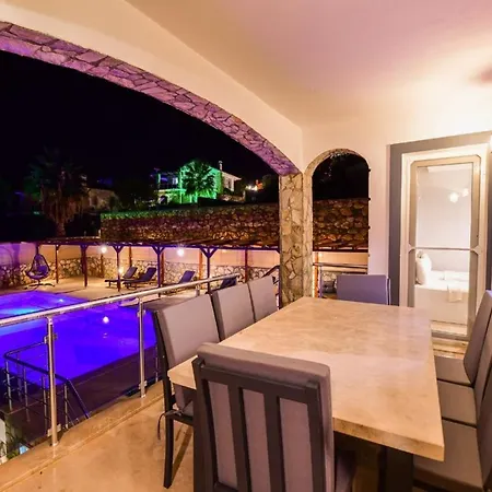 Exclusive 4 Bedroom Villa, 1006 Βίλα