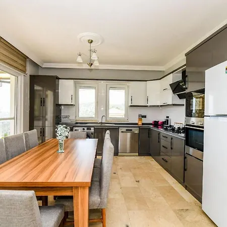 Exclusive 4 Bedroom Villa, 1006 Βίλα Φετιγιέ